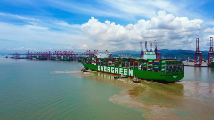 Ningbo Zhoushan Limanı, dünyanın en büyük konteyner gemisi Changyi ile bağlantı kuruyor
