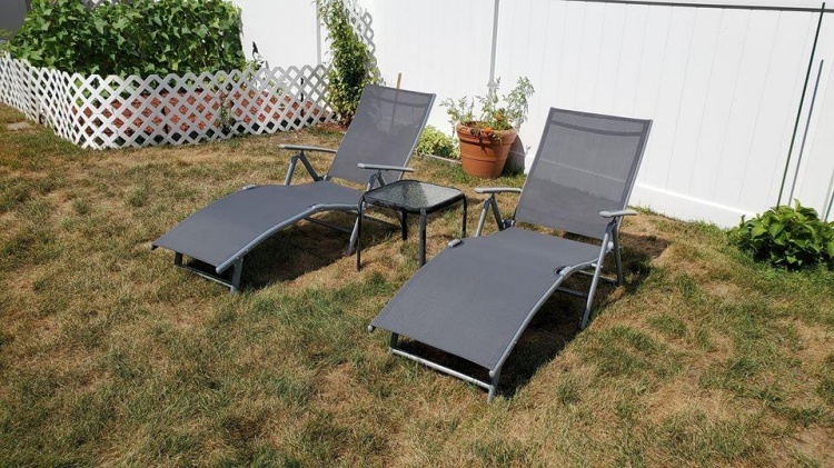 Havuz recliners için hangi malzemeler mevcuttur?